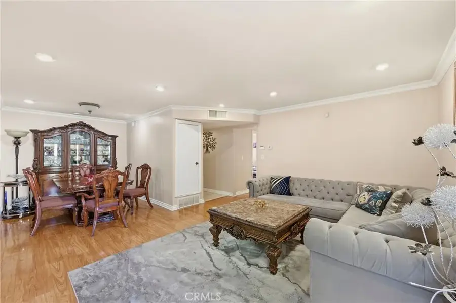 15010 Victory Blvd, Van Nuys, CA 91411 - Image #3