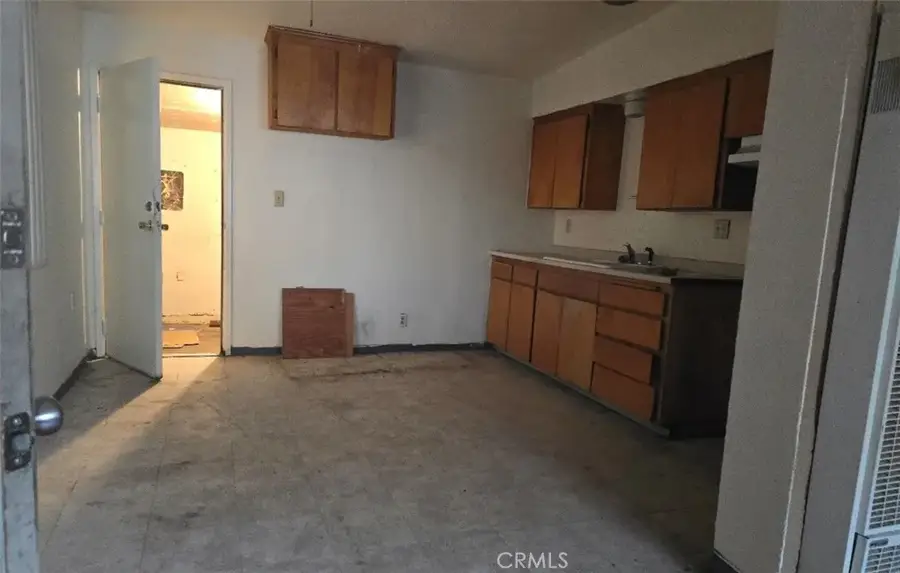 126 W. Strother Ave, Fresno, CA 93706 - Image #2