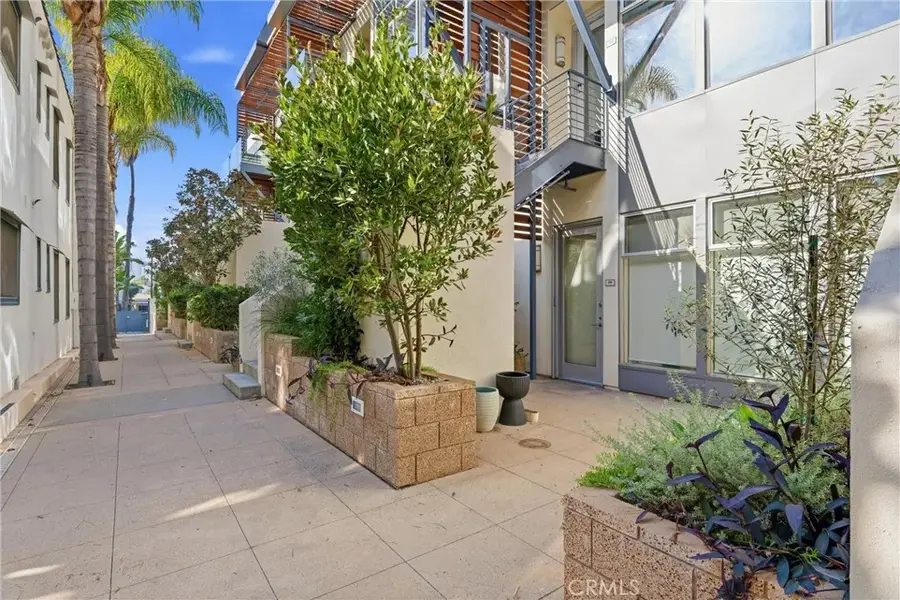 1250 N Harper #404, Los Angeles, CA 90046 - Image #2