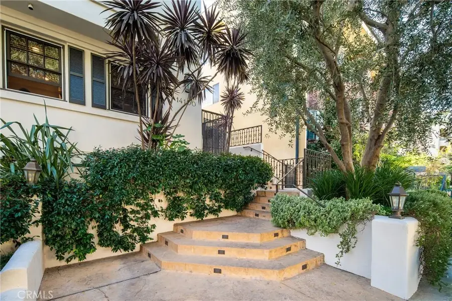 14100 Dickens St #2, Sherman Oaks, CA 91423 - #2