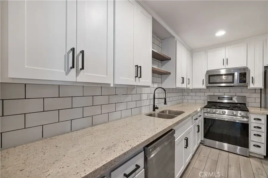 31311 The Old Road #B, Castaic, CA 91384 - #3