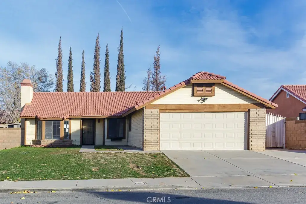 37012 Calle Bonita, Palmdale, CA 93550 - #1
