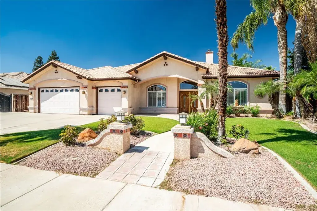 3400 Medallion Rose Avenue, Bakersfield, CA 93313 - Image #1