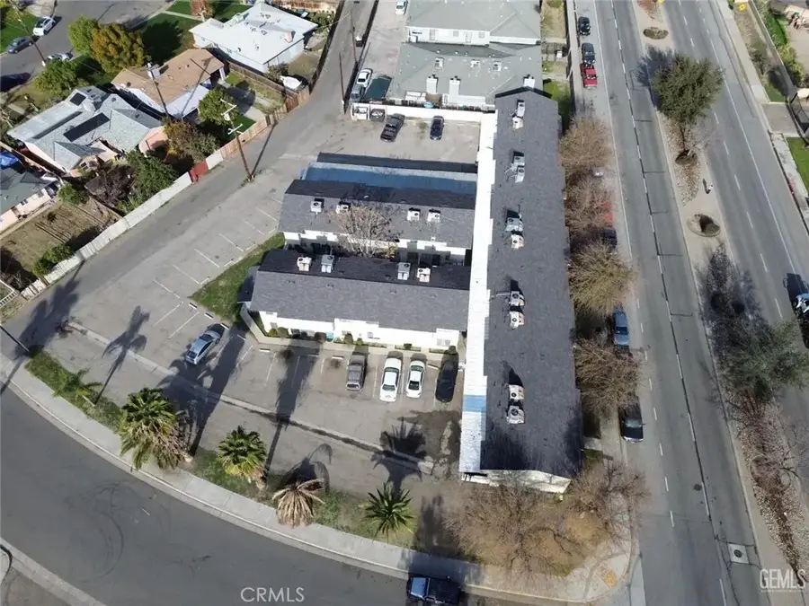 2909 S Chester, Bakersfield, CA 93304 - #2