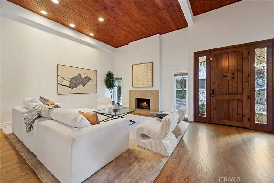 16982 Escalon Drive, Encino, CA 91436 - Image #3