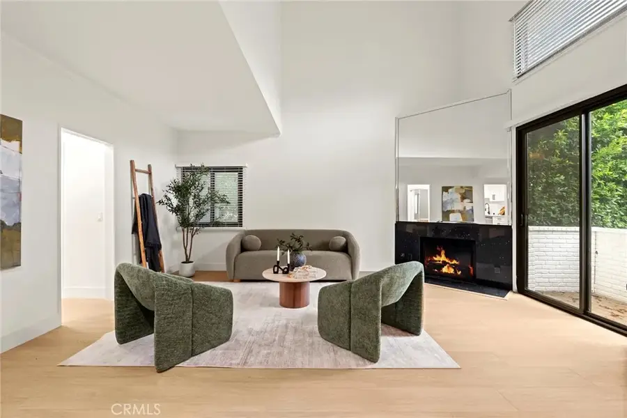 6540 Hayvenhurst #15, Lake Balboa, CA 91406 - Image #2