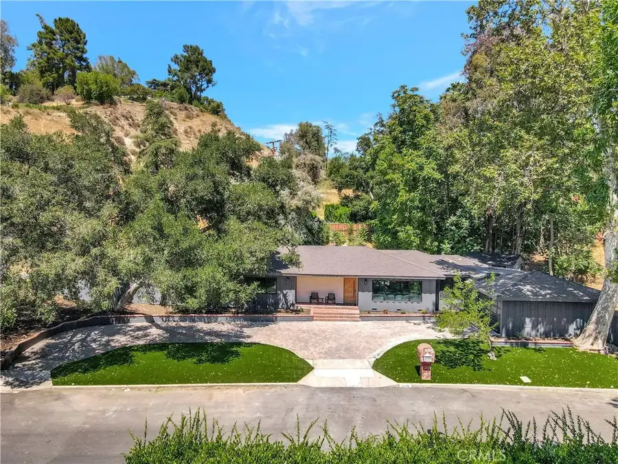 4830 Hasekian Drive, Tarzana, CA 91356 - Image #3