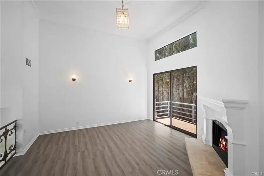 11954 Mayfield Avenue #3, Los Angeles, CA 90049 - #2