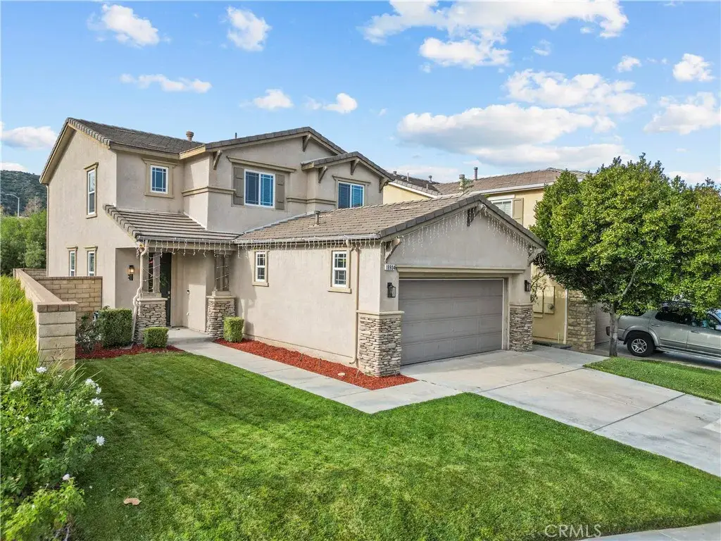 19904 Holly Drive, Saugus, CA 91350 - Image #1