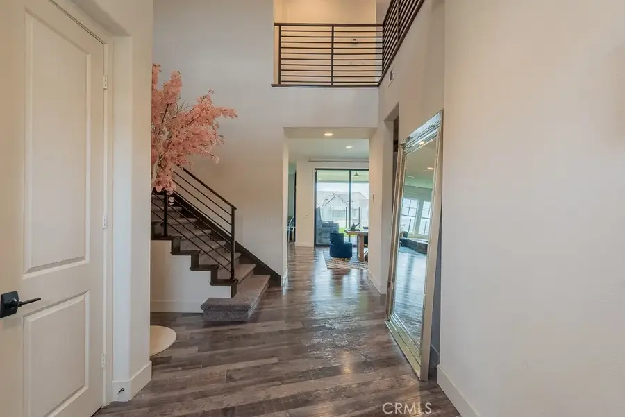 21132 W Citylights Drive, Chatsworth, CA 91311 - #2