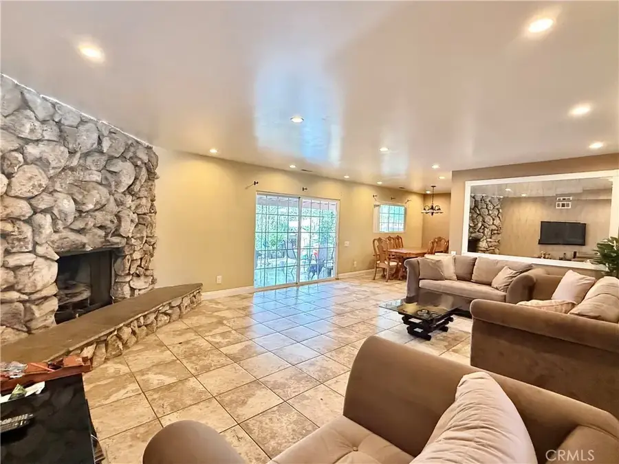 7777 Greenbush Avenue, Panorama City, CA 91402 - Image #3
