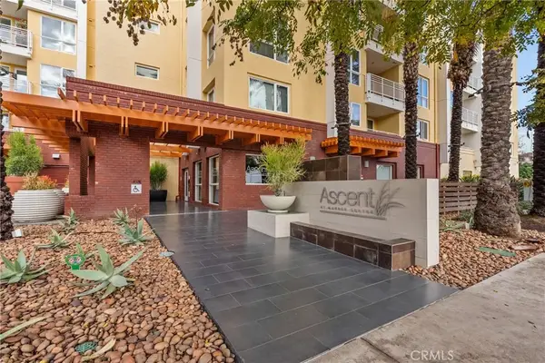 21301 Erwin Street #226, Woodland Hills, CA 91367