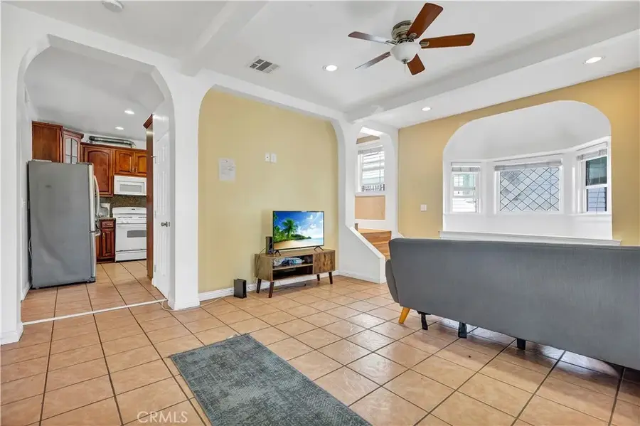 2641 S Catalina Street, Los Angeles, CA 90007 - Image #3