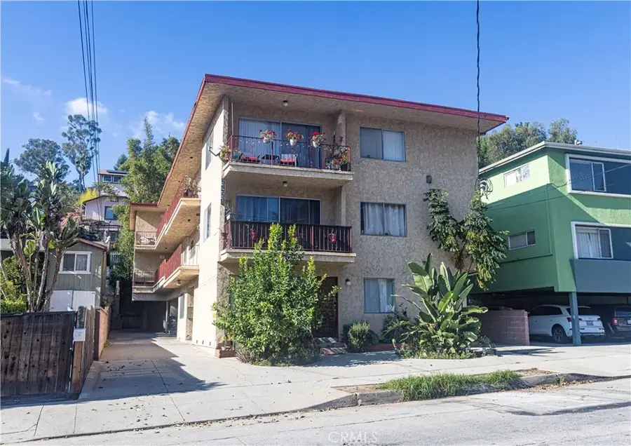 2421 N Beachwood, Los Angeles, CA 90068 - Image #2