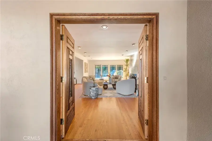 22548 Waterbury Street, Woodland Hills, CA 91364 - Image #3