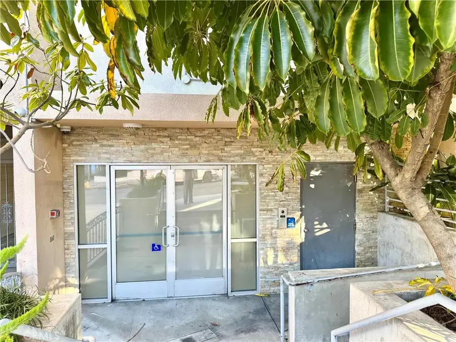 980 S Oxford #304, Los Angeles, CA 90006 - Image #3