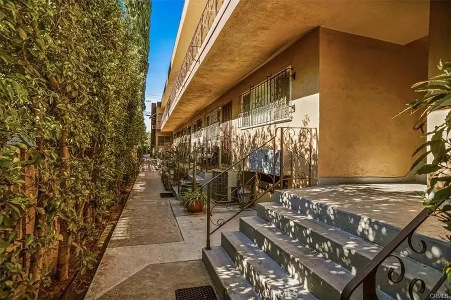 1757 N Normandie Avenue #8, Los Angeles, CA 90027 - Image #3