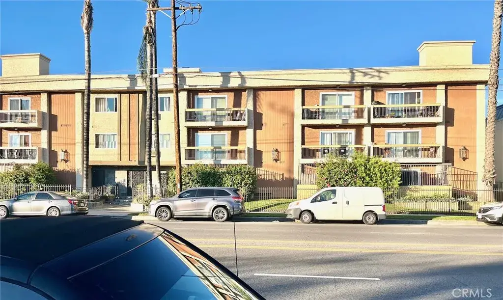 20327 Saticoy #304, Winnetka, CA 91306 - Image #1