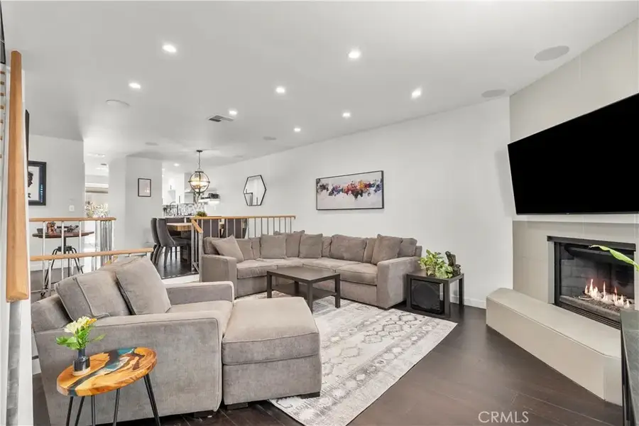 10229 Variel #12, Chatsworth, CA 91311 - #2