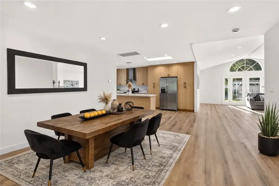 11814 Hesby Street, Valley Village, CA 91606 - Image #3