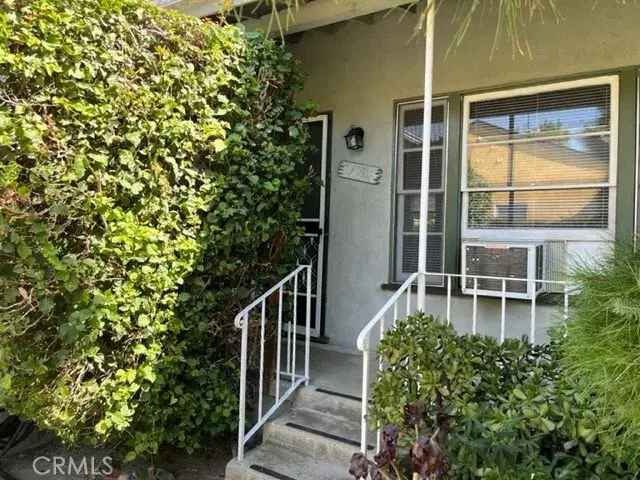10856 Camarillo Street, Toluca Lake, CA 91602 - Image #2