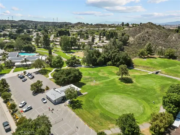 19122 Avenue Of The Oaks #A, Newhall, CA 91321