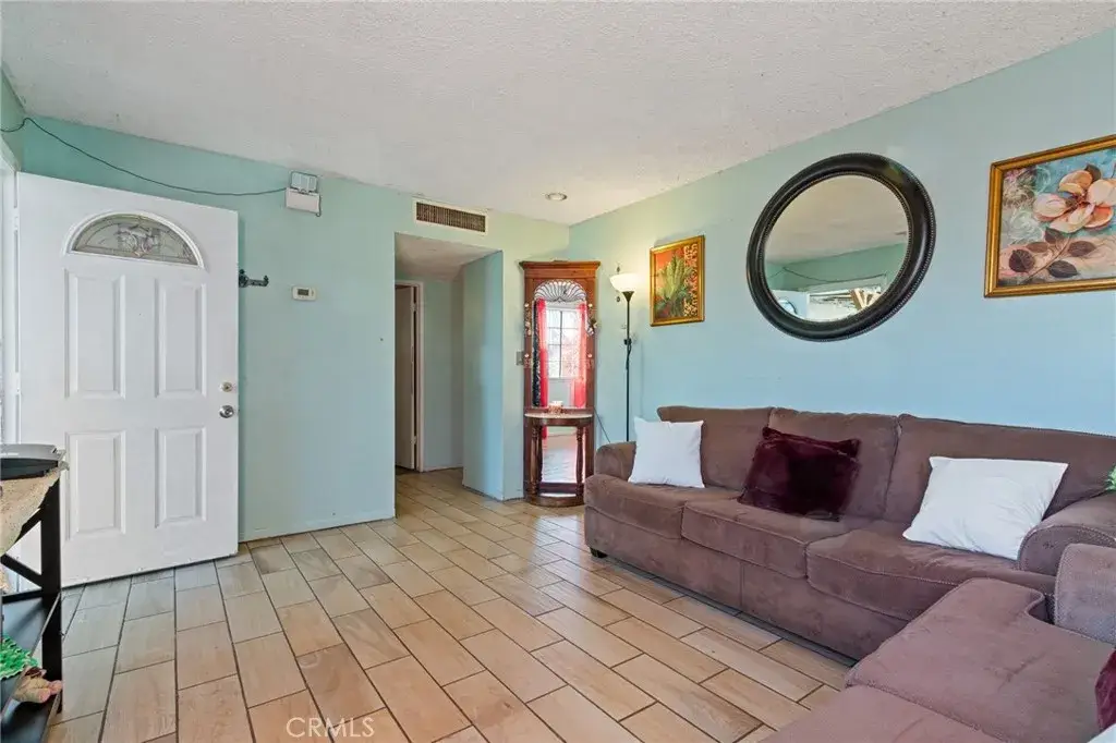 415 E Avenue J13, Lancaster, CA 93535 - Image #1