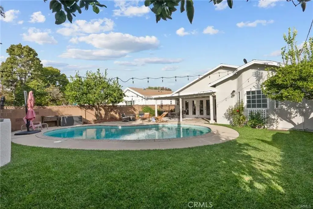 1903 N Screenland, Burbank, CA 91505 - Image #1