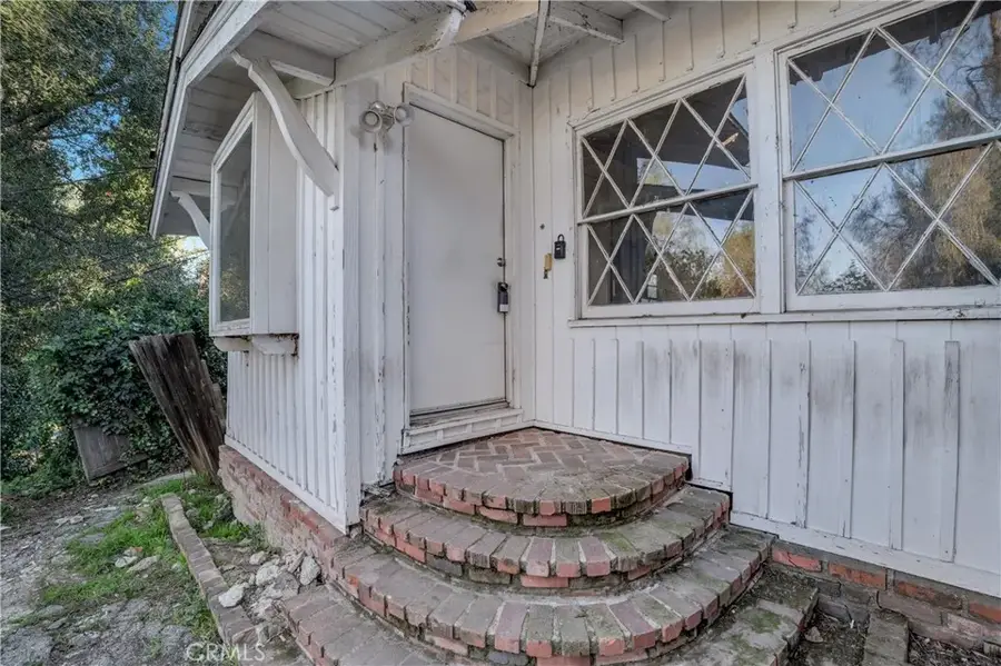 20922 Clarin Street, Woodland Hills, CA 91364 - Image #2