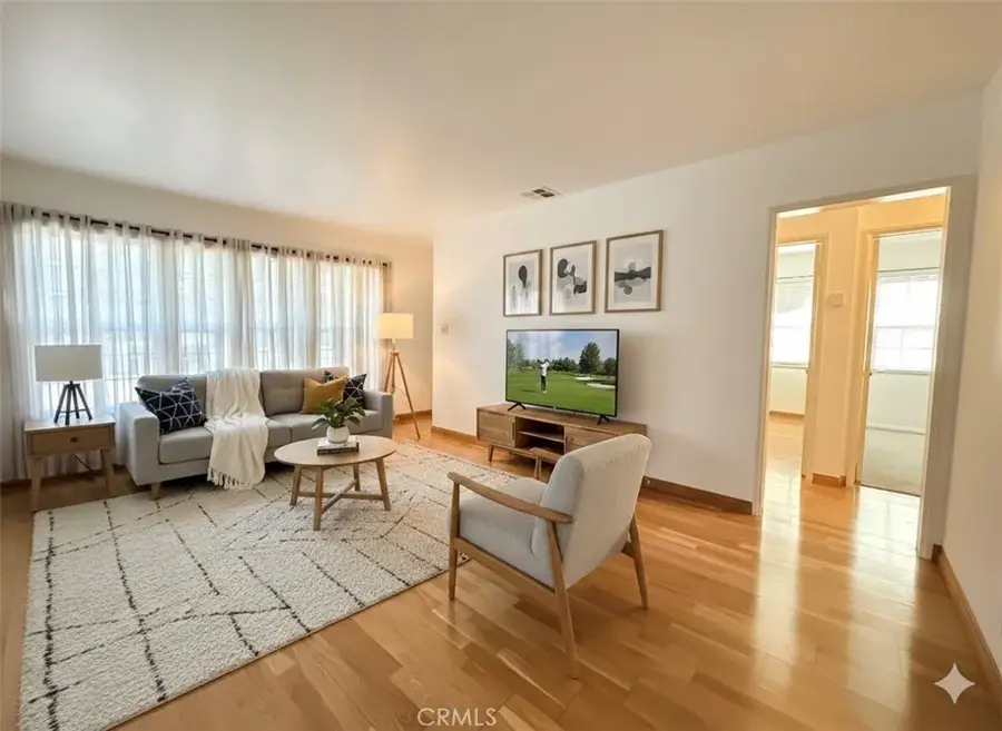 18237 Valley Vista, Tarzana, CA 91356 - Image #2