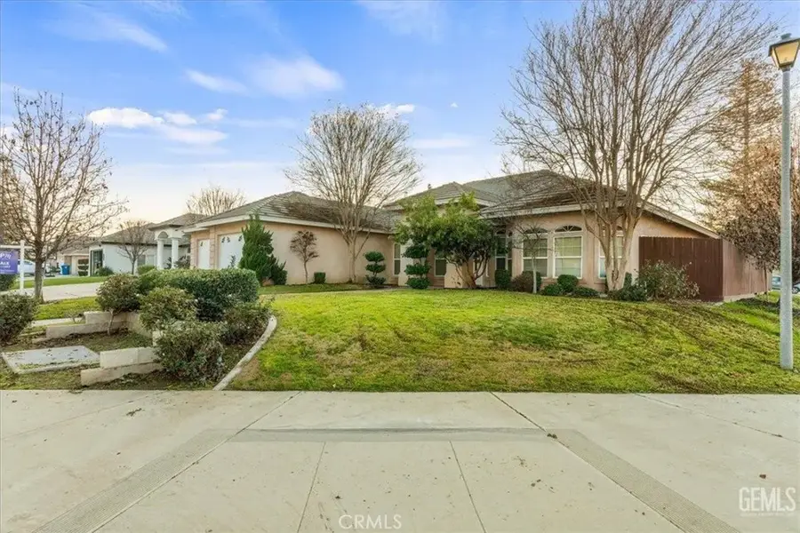 1933 Kellie Marie, Bakersfield, CA 93314 - Image #2