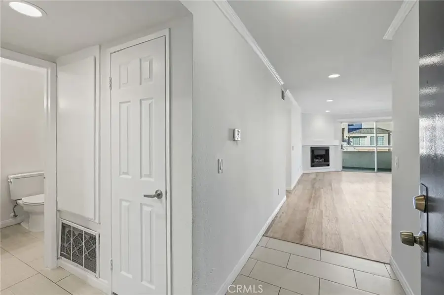 5525 Canoga, Woodland Hills, CA 91367 - Image #3