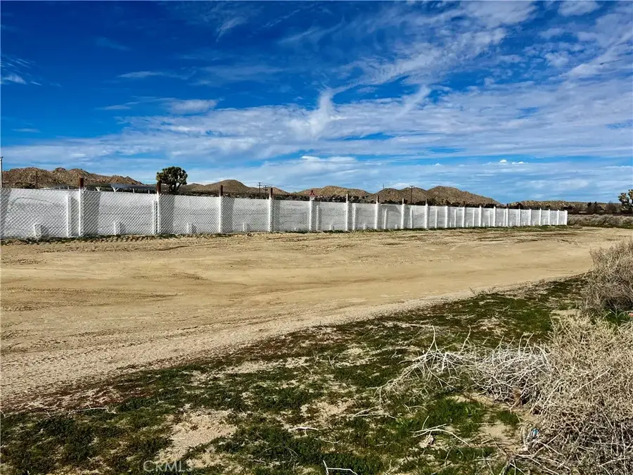 171 Ste Vic Avenue Q2, Palmdale, CA 93591 - Image #3