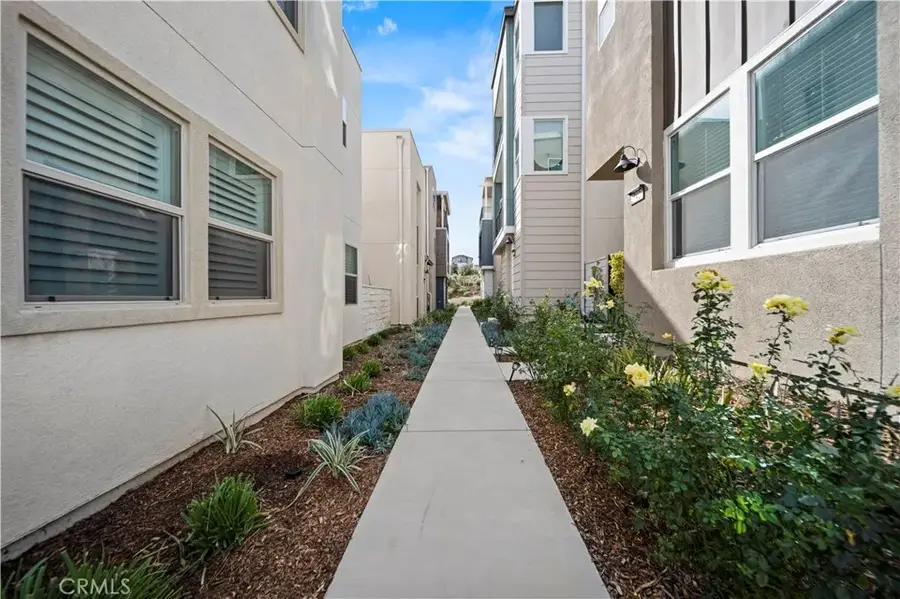 27422 Pioneer Court, Valencia, CA 91381 - Image #3