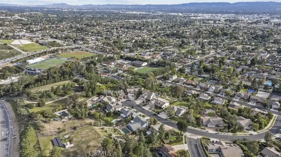 11101 Eton Avenue, Chatsworth, CA 91311 - Image #3