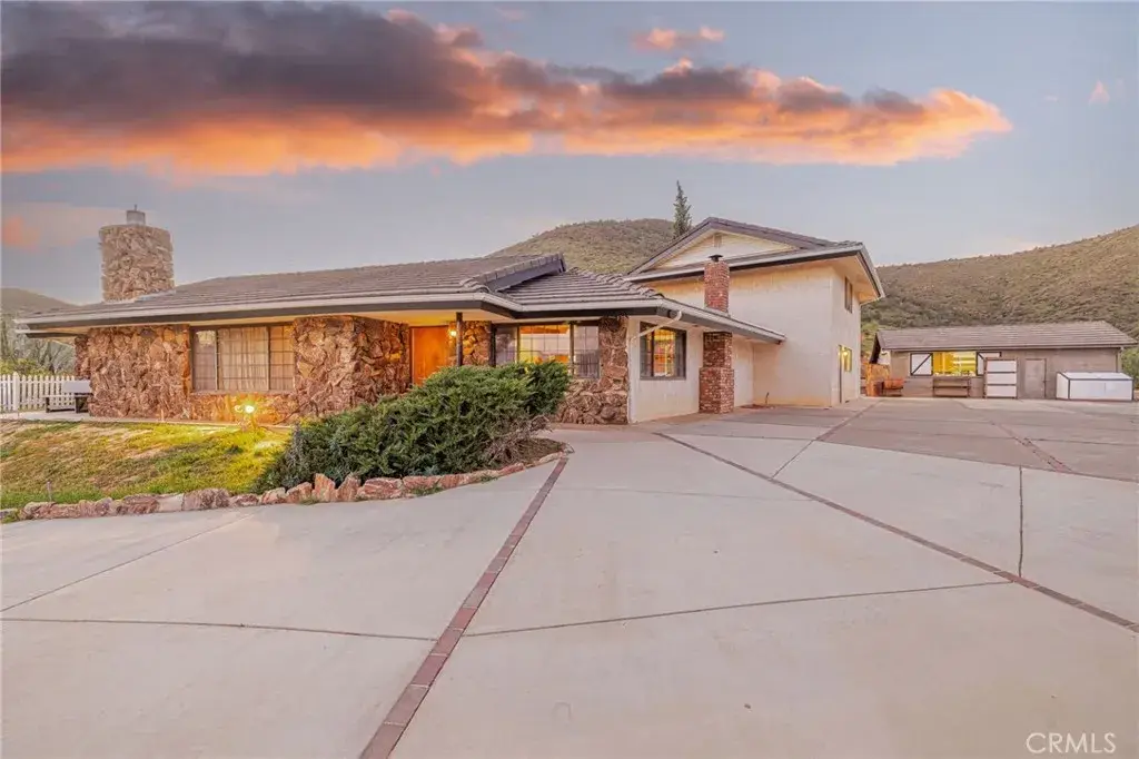 34201 Territory Road, Agua Dulce, CA 91390 - Image #1