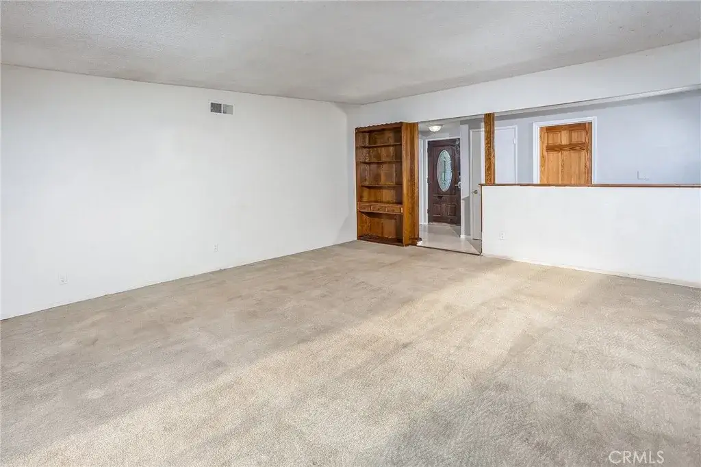 7915 Owensmouth Avenue, Canoga Park, CA 91304 - #1