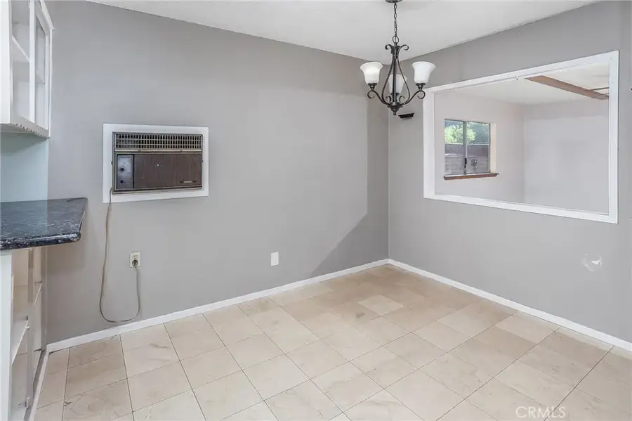 7915 Owensmouth Avenue, Canoga Park, CA 91304 - #3