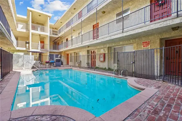 21219 Roscoe, Canoga Park, CA 91304