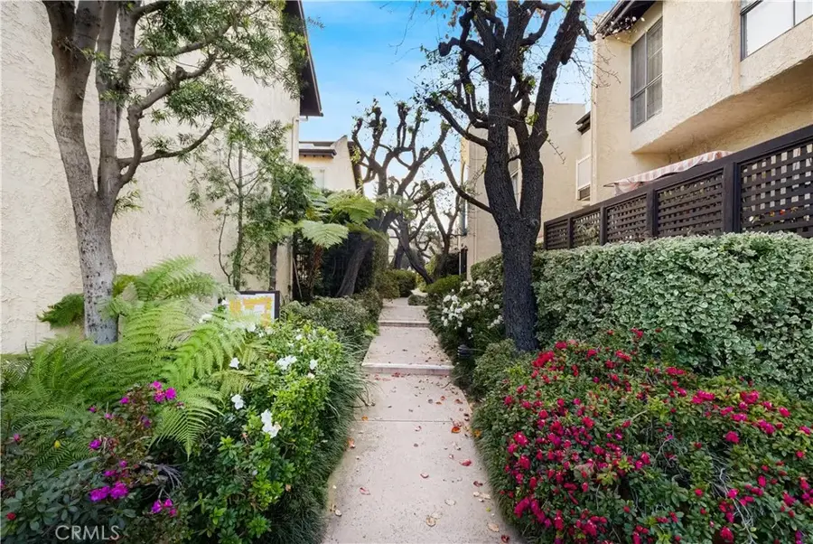 5255 Coldwater Canyon #E, Sherman Oaks, CA 91401 - #3