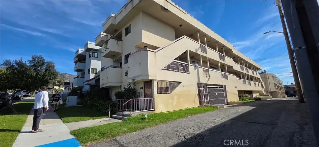 610 E Harvard #7, Burbank, CA 91501 - Image #1
