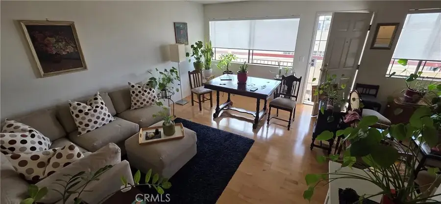 610 E Harvard #7, Burbank, CA 91501 - Image #2