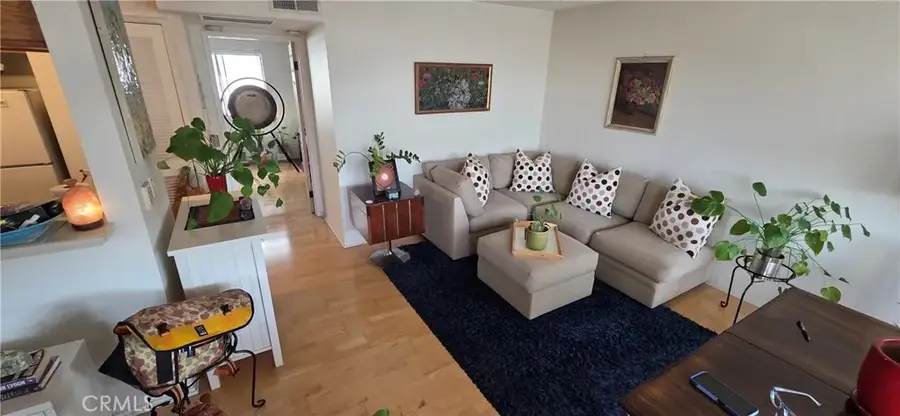 610 E Harvard #7, Burbank, CA 91501 - Image #3