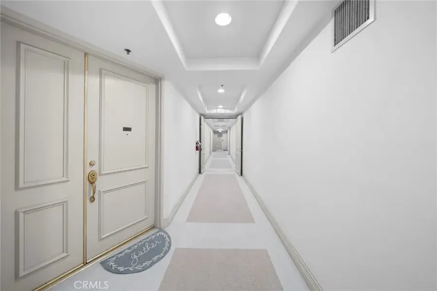 453 S Barrington, Los Angeles, CA 90049 - Image #3