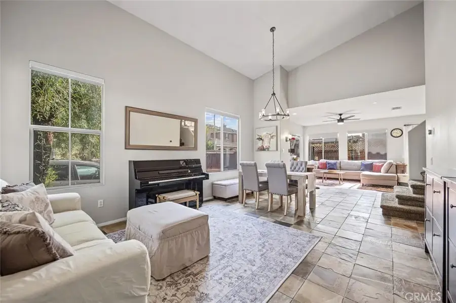 21552 Cherry Court, Saugus, CA 91350 - Image #3