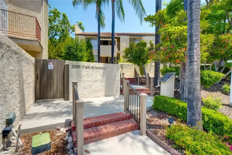 23391 Park Sorrento, Calabasas, CA 91302 - Image #2