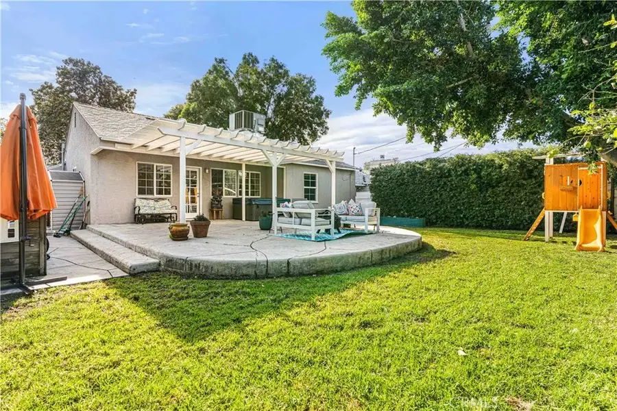 17145 Strathern Street, Lake Balboa, CA 91406 - #3