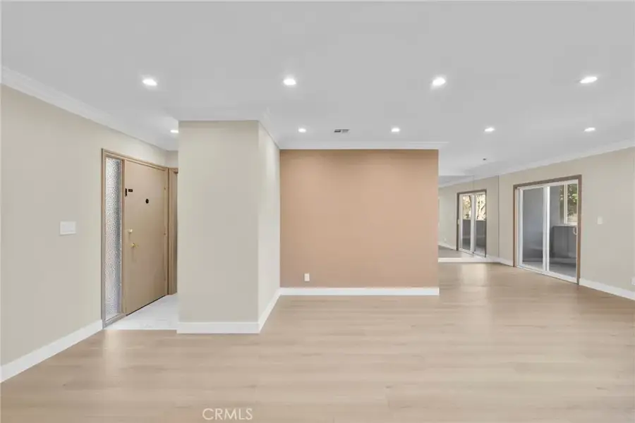 1126 N Central #101, Glendale, CA 91202 - Image #2