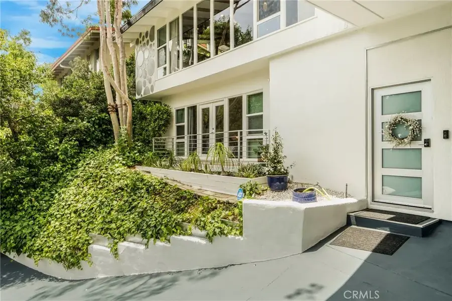 3839 Davana Road, Sherman Oaks, CA 91423 - #2