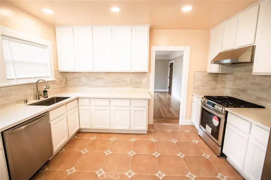 225 Barry, San Buenaventura Ventura, CA 93001 - Image #2